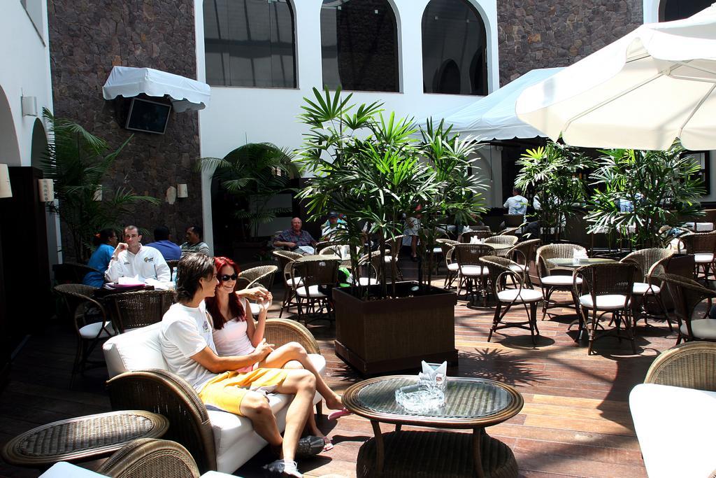 Hotel Tropical Manaus Buitenkant foto Patio de la Casa Colorada