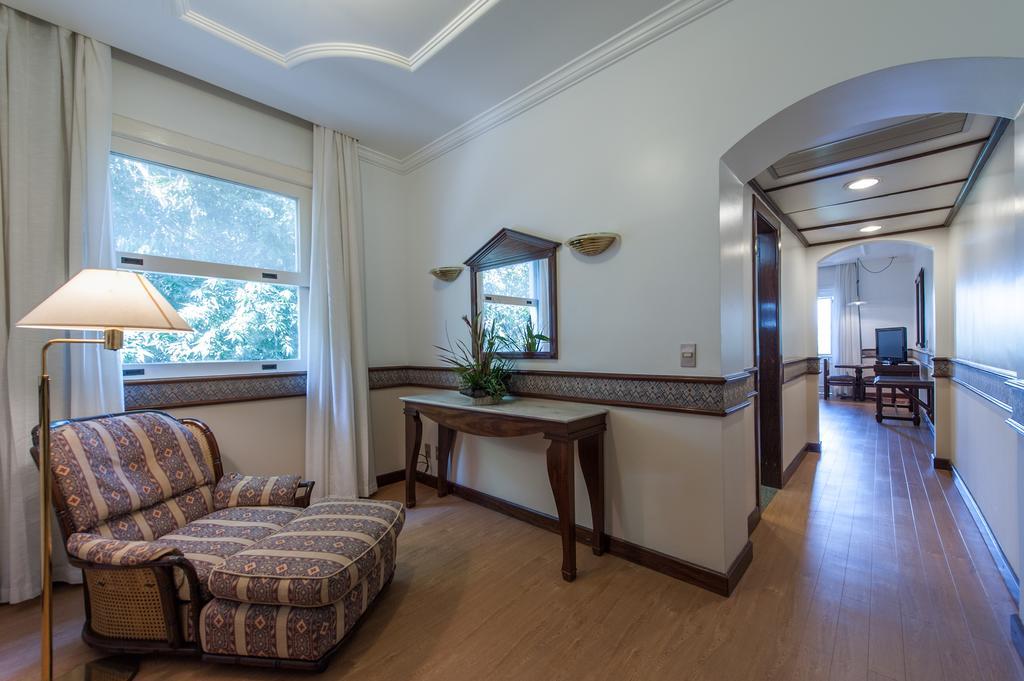 Hotel Tropical Manaus Buitenkant foto A suite at the hotel