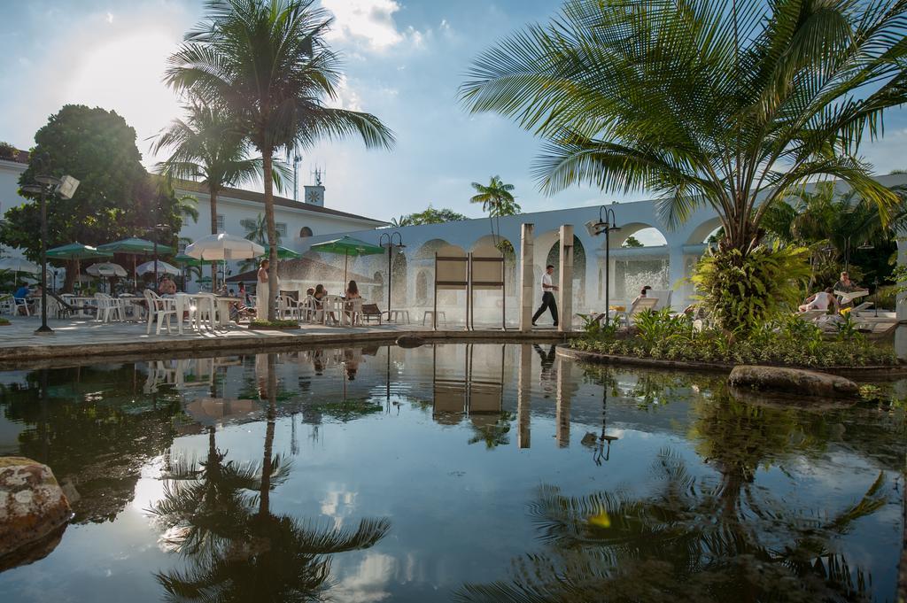 Hotel Tropical Manaus Buitenkant foto The main building of the zoo