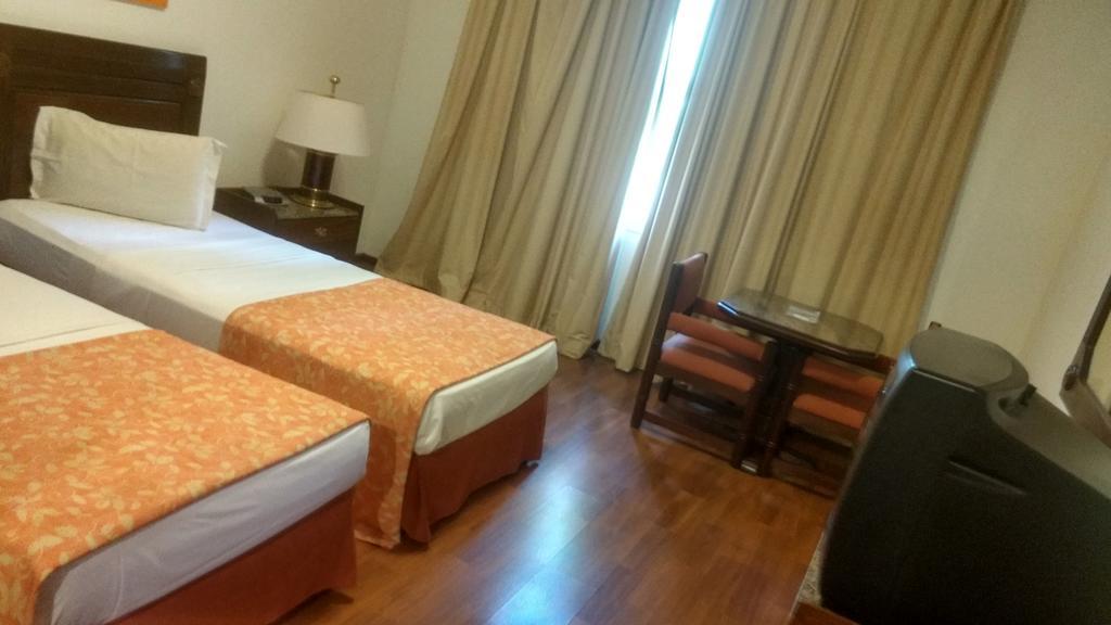 Hotel Tropical Manaus Buitenkant foto A room at the hotel