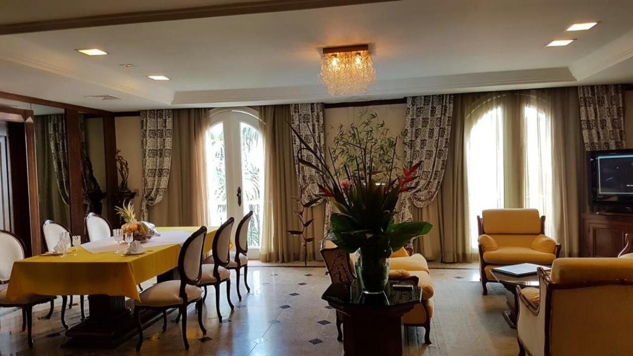 Hotel Tropical Manaus Buitenkant foto The interior of the hotel