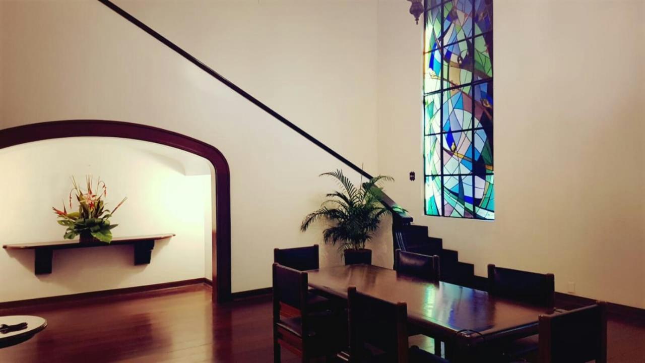 Hotel Tropical Manaus Buitenkant foto The interior of the church
