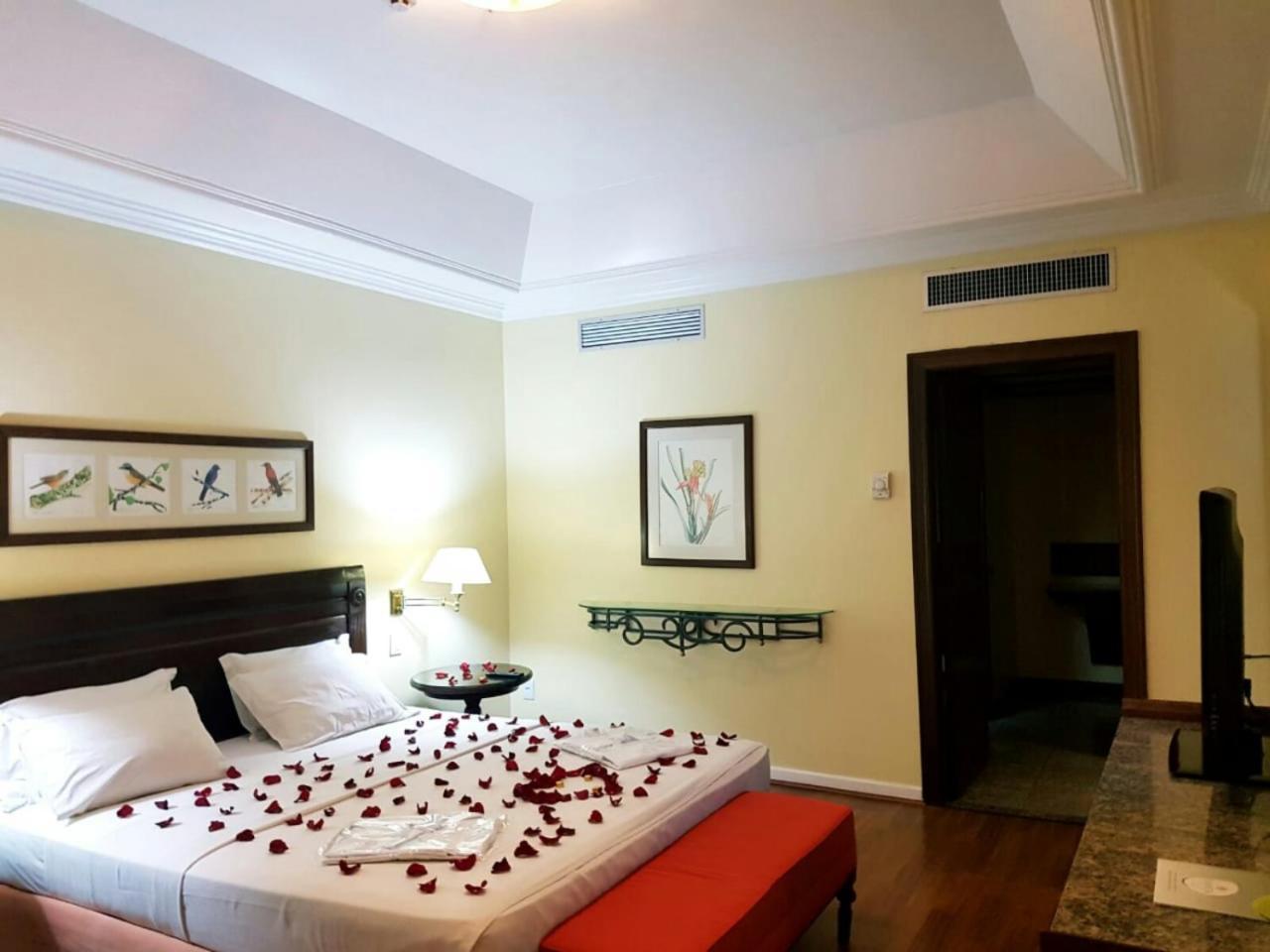 Hotel Tropical Manaus Buitenkant foto A room at the hotel