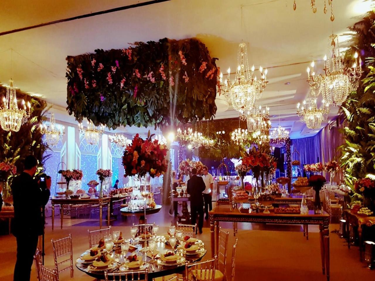 Hotel Tropical Manaus Buitenkant foto The interior of the ballroom at the 2011 Met Gala